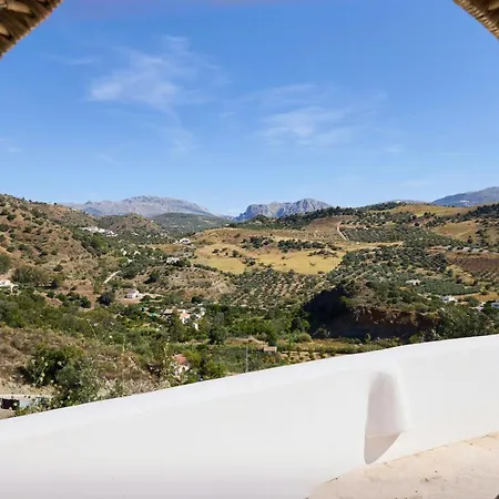 Dom wakacyjny With Mountain Views In La Axarquia